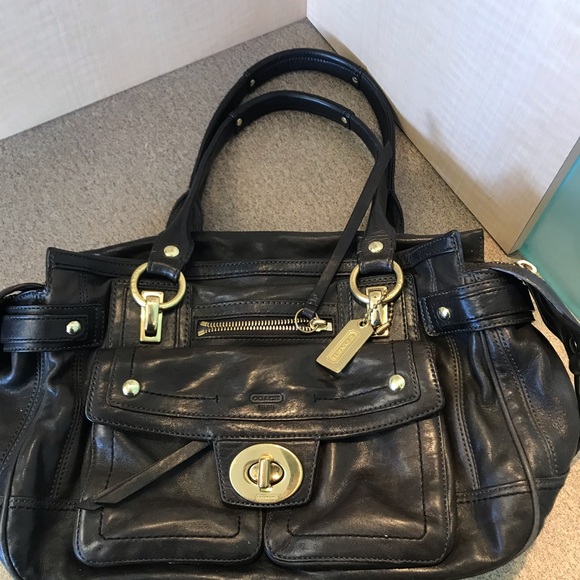 Coach purse 👛 - Picture 2 of 11